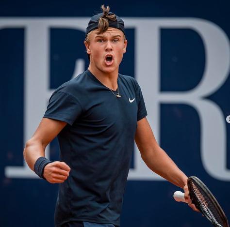 还展现了他 还展现了他