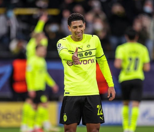 争激烈性的 争激烈性的