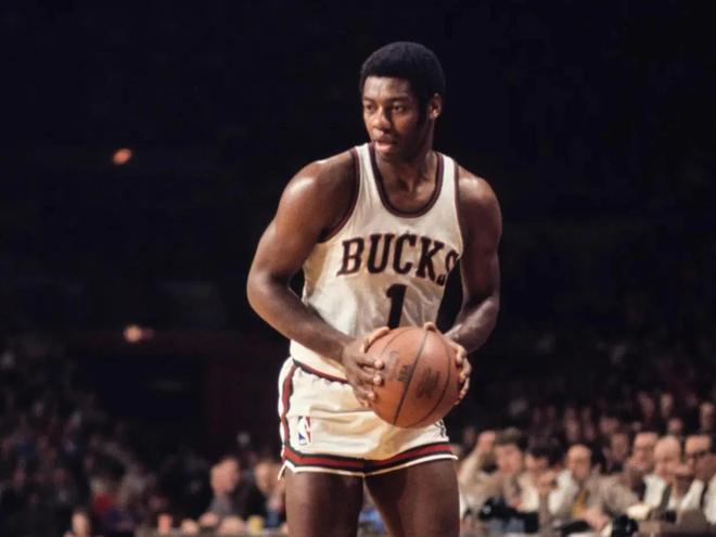 往往是那脚 往往是那脚